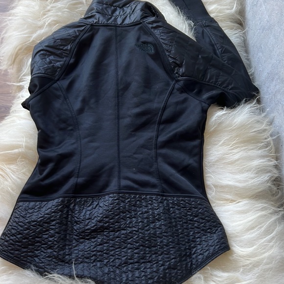 The North Face black shell lightweight jacket! - Picture 7 of 11